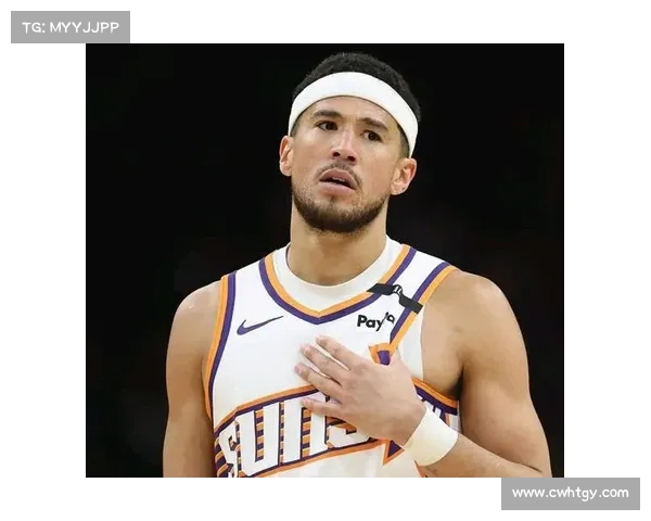 布克多样化得分手段解析：突破、中投与三分的完美结合